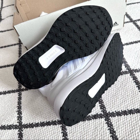 ADIDAS UBOUNCE DNA SHOES KIDS 1.5 White - Picture 5 of 6